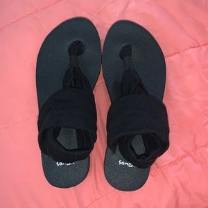 Sanuk Yoga Sling Black sandals sz 6 like new